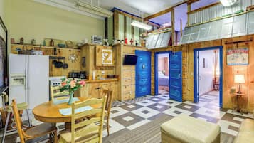 Apartment (2 Bedrooms) | Front of property