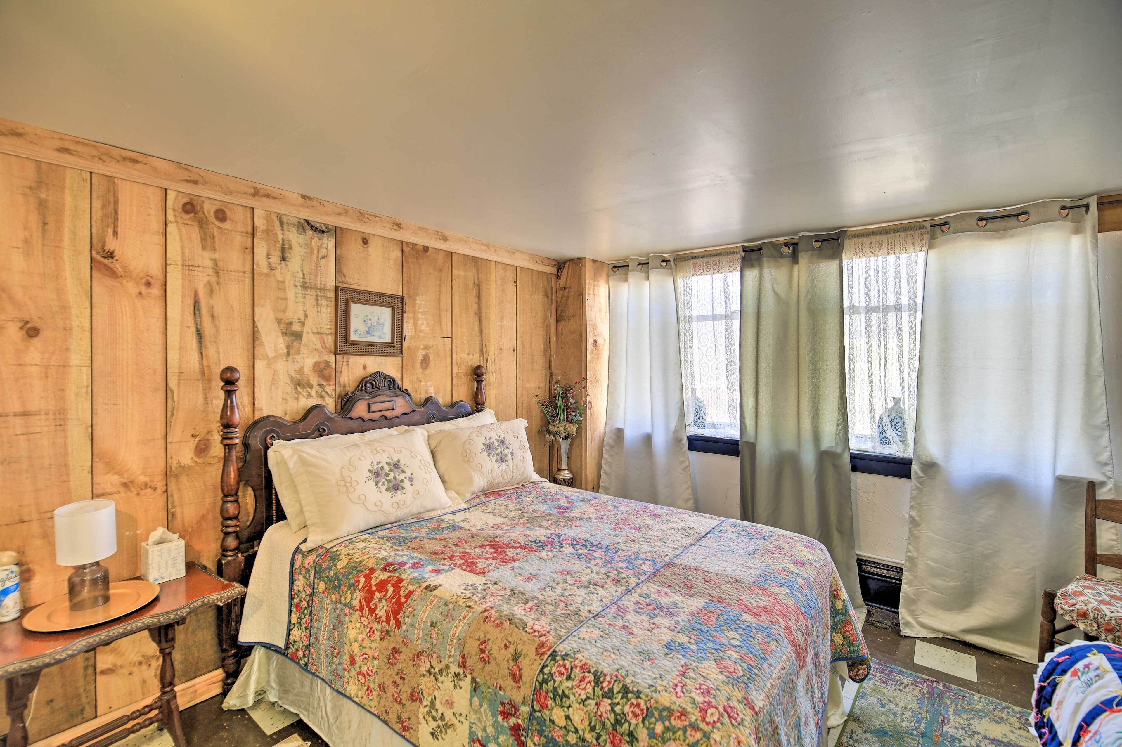 Apartment (2 Bedrooms) | 2 bedrooms, iron/ironing board, bed sheets