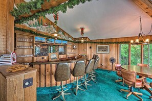 House (4 Bedrooms) | Interior - Retro Beech Mountain Home - 2 Mi to Skiing! (Banner Elk)