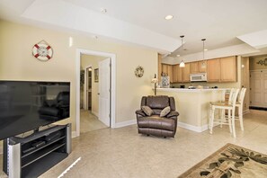 TV, iPod dock, books - Stunning Sunset Beach Condo: 3 Mi to Beach! (Sunset Beach)