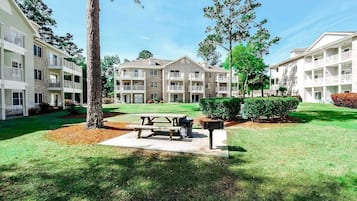 Tempat makan outdoor