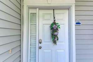 Exterior detail - Stunning Sunset Beach Condo: 3 Mi to Beach! (Sunset Beach)