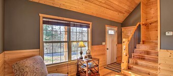 Close to Vineyards: Updated New Haven Retreat!