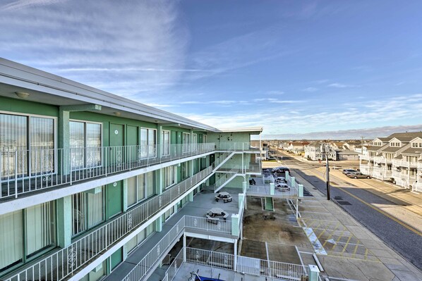 Interior - Remodeled Condo Right on Wildwood Crest Beach! (Wildwood Crest)