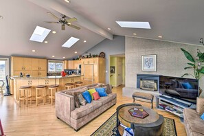 House (2 Bedrooms) | Interior - Anacortes Paradise Vacation Rental w/ Water Views! (Anacortes)