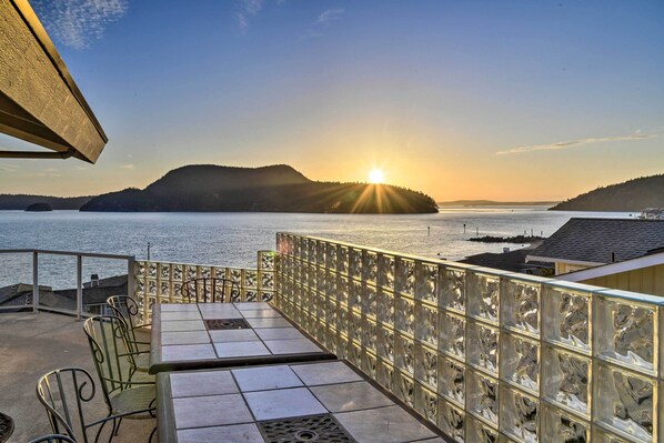 House (2 Bedrooms) | Interior - Anacortes Paradise Vacation Rental w/ Water Views! (Anacortes)