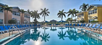 Resort Condo w/ Beach Access in Indian Shores!