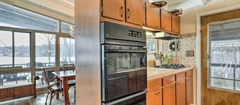 Waterfront White Lake Vacation Rental!