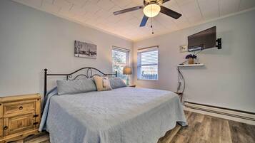 Cottage (1 Bedroom) | 1 bedroom, laptop workspace, iron/ironing board, bed sheets