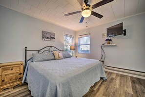 Cottage (1 Bedroom) | 1 bedroom, laptop workspace, iron/ironing board, bed sheets - Maggie Valley Home: Near Festival Grounds! (Maggie Valley)