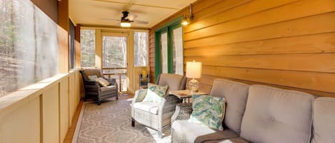 House (2 Bedrooms) | Interior