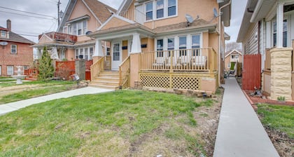 Milwaukee Vacation Rental: 6 Mi to City Center!