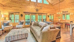 Living area - 'steelhead Lodge' - Double J River Camp (Irons)