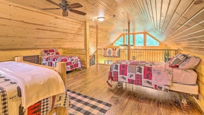 Room - 'steelhead Lodge' - Double J River Camp (Irons)