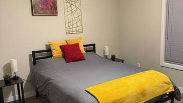 4 bedrooms, desk, iron/ironing board, travel crib