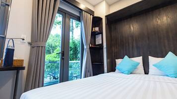 Comfort Studio | Select Comfort beds, minibar, individually decorated