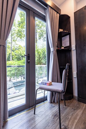Comfort Studio | Select Comfort beds, minibar, individually decorated - Brand New Cozy Home (Ho Chi Minh City)