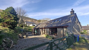 Cottage | Property grounds