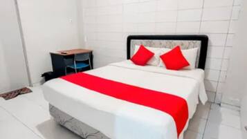 Standard Double Room | Desk, soundproofing