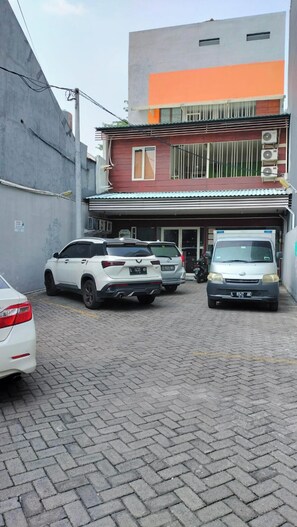 Parken ohne Service (kostenlos)