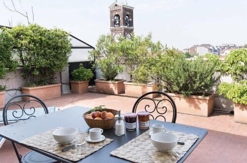 Penthouse with terrace Navigli Bocconi