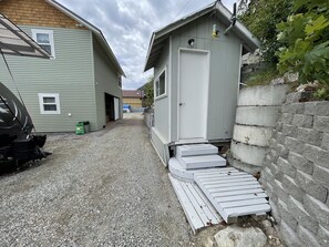 Exterior - Clearwater RV tamping on the shores of Chelan  (Chelan)