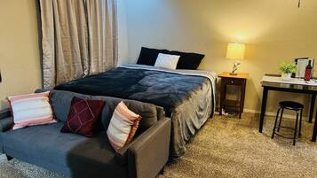 1 habitación, tabla de planchar con plancha, wifi gratis y ropa de cama