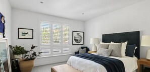 4 habitaciones, escritorio, tabla de planchar con plancha y wifi 