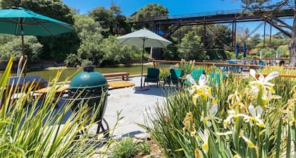 Bridgeport Bungalow on the River