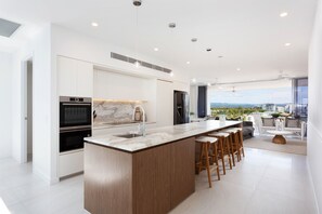 Private kitchen - The Beach Houses Holiday Villas (Coolangatta)