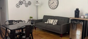Sleep at Simplicity - Downtown Loft & Boutique