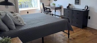 Sleep at Simplicity - Downtown Loft & Boutique