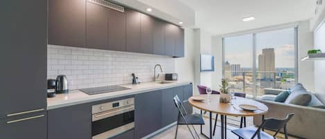 Fridge, oven, stovetop, dishwasher