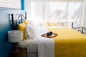 1 bedroom, desk, iron/ironing board, WiFi - Charming & Artsy Half-House, Walk to Best of Sedona! Views, Yard & Firepit (Sedona)