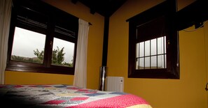 4 chambres, bureau, Wi-Fi gratuit, draps fournis