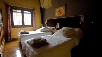 4 dormitorios, escritorio, wifi gratis y ropa de cama