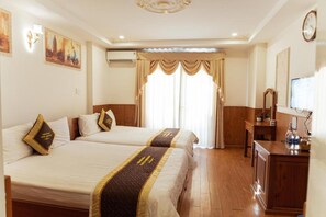 Premium bedding, minibar, desk, blackout drapes