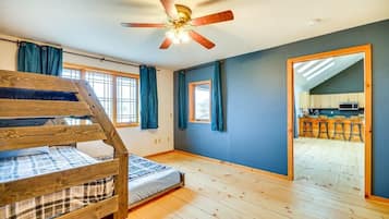 2 bedrooms, desk, iron/ironing board, travel cot