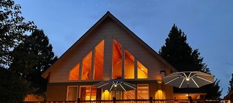 Cozy renovated Running Y Chalet w Deck, Grill, Hot tub & Resort amenities.