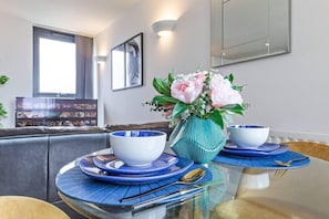 Apartment | Dining