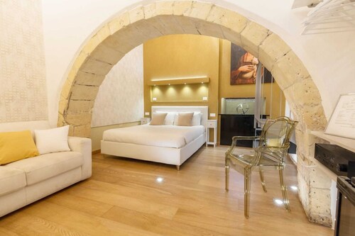 Modern Apt.  3 rooms 3 bathrooms at side of Duomo