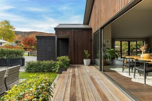 Outdoor dining - Perfect Family  (Arrowtown)