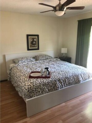 5 chambres, fer et planche à repasser, Wi-Fi, draps fournis