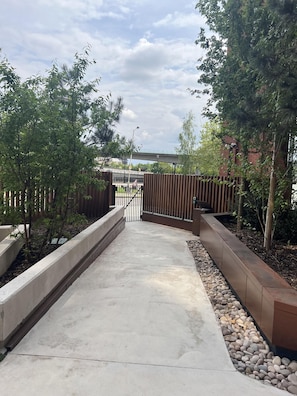 Appartement, 2 grands lits | Enceinte de lâhĂ©bergement