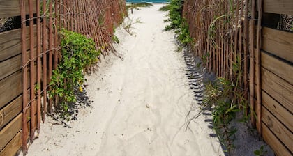 Step out to Pool and Beach, Huge Patio, 2nd Pool Heated, Minutes to Downtown, $300 in Free Tickets!