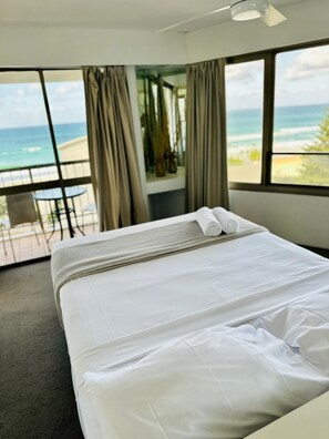 1 bedroom, iron/ironing board, bed sheets - One Bed Room Ocean View With Surfers Holiday Accommodation - Aloha Apartments (Surfers Paradise)