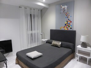 3 bedrooms, iron/ironing board, WiFi