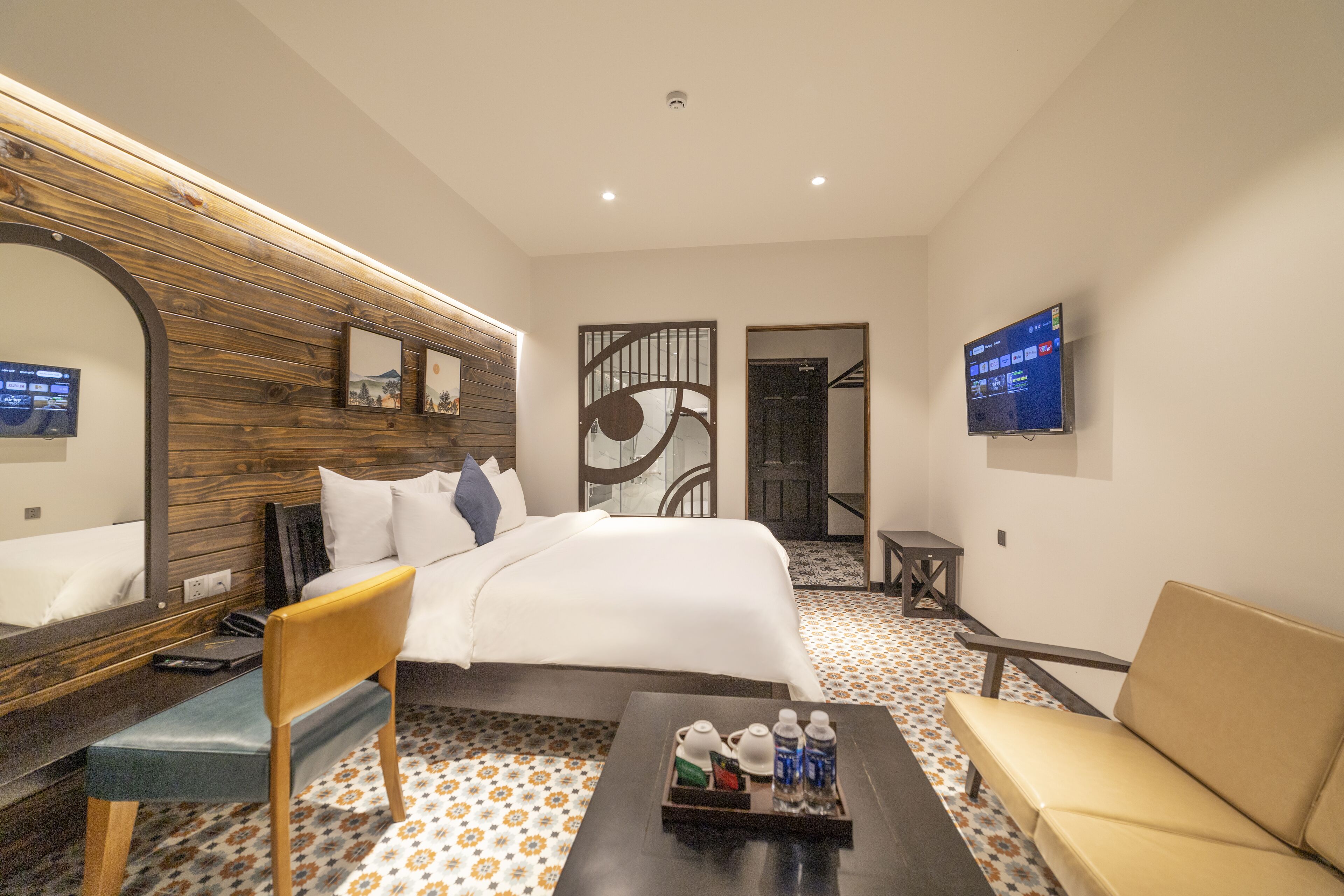 Family Apartment, 2 Bedrooms | Hypo-allergenic bedding, iron/ironing board, free WiFi, bed sheets