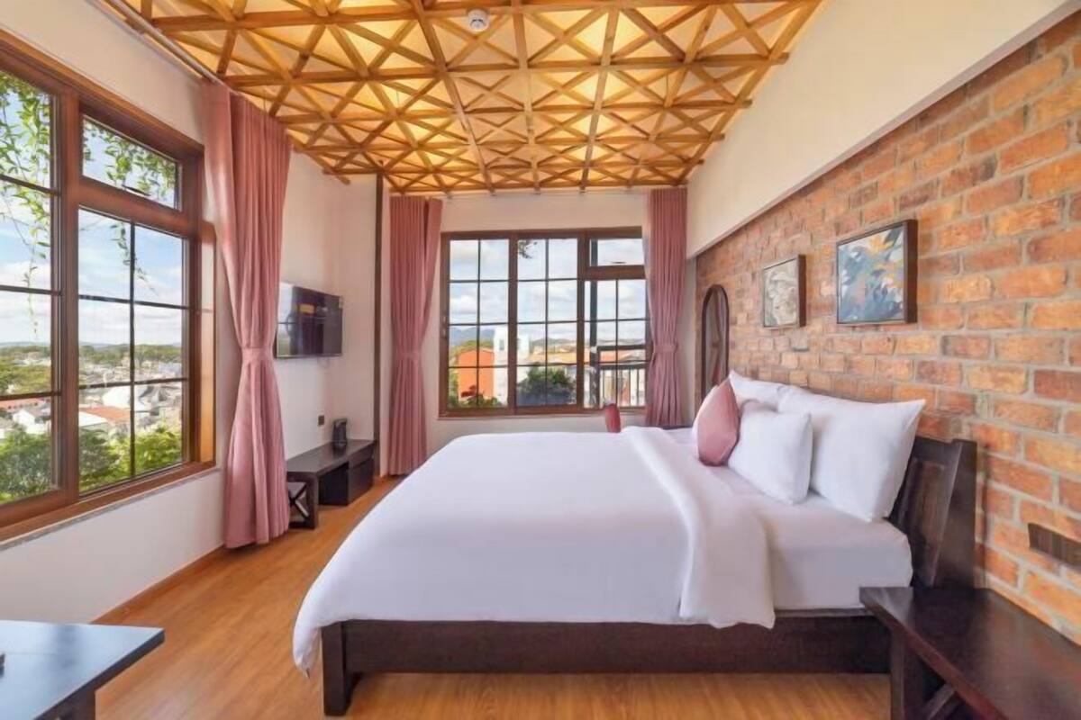Peralatan tempat tidur hipoalergenik, seterika/papan seterika