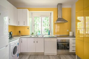 Fridge, microwave, oven, stovetop